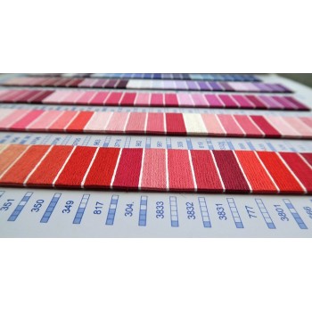 Barevnice se vzorky bavlnek DMC (500 barev) včetně 35 nových barev