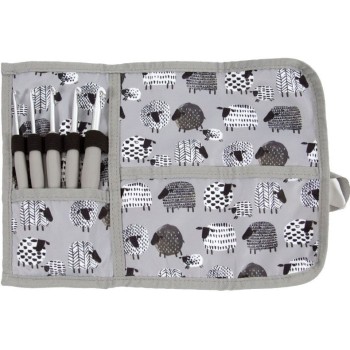 Sada pletacích háčků v látkovém pouzdru s ovečkami