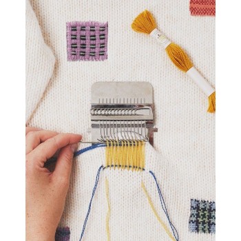 Mini tkalcovský stav na upcyklaci oblečení DMC, upcycling